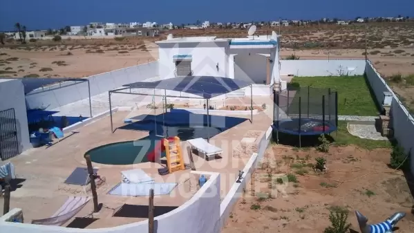 A vendre une belle villa à Kerkenah