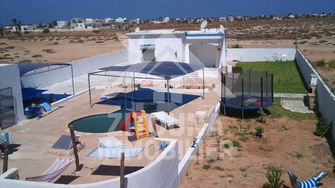 A vendre une belle villa à Kerkenah