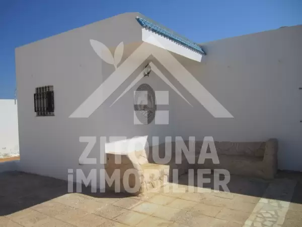 A vendre une belle villa à Kerkenah