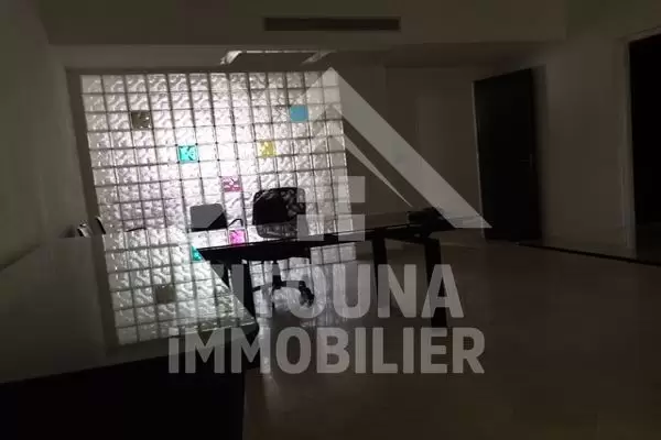 A vendre un bureau très bien placé