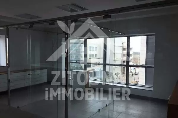 Bureau Medical pour la vente