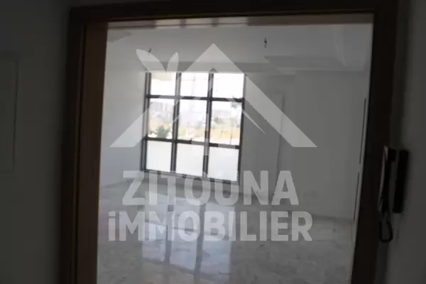 A louer un bel appartement au Rdc dans une résidence gardée