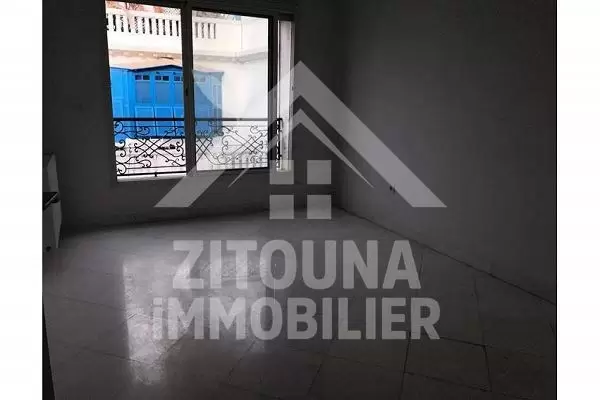 A loue un bel appartement dans une résidence gardée à la Marsa Corniche