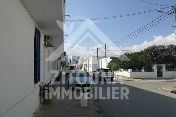 A louer un local à usage bureautique à la Marsa Plage