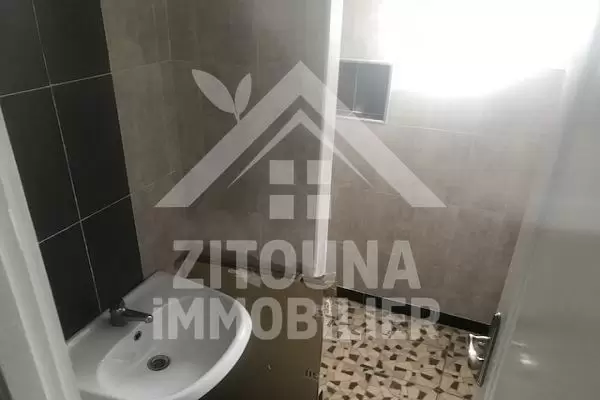 A louer un étage de villa nouvellement construit à Sidi Daoued