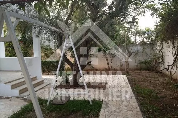 A vendre à cité les pins à La Marsa une villa