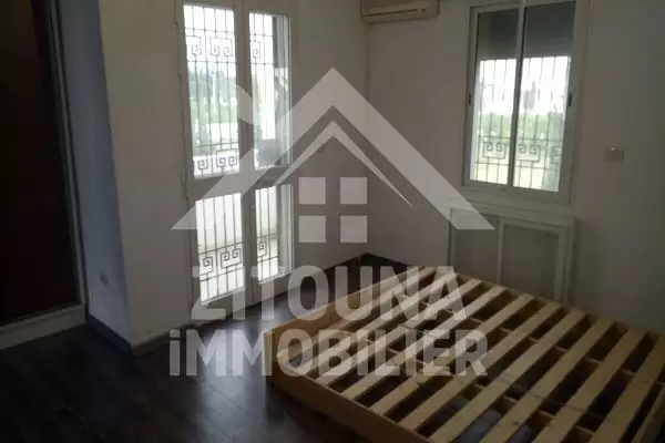 A louer une belle villa sur deux niveaux à la Soukra