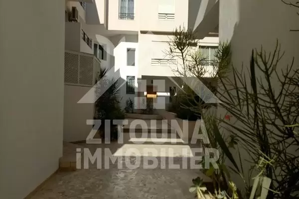 A louer un bel appartement dans une résidence gardée