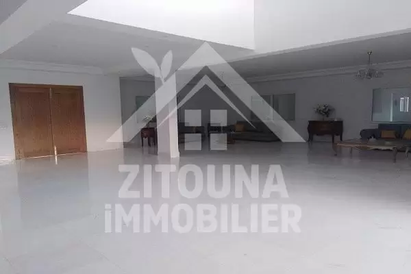 A vendre une belle villa jamais habitée à la Soukra