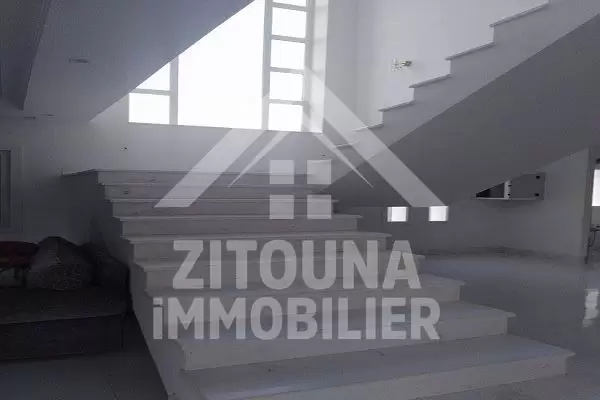 A vendre une belle villa jamais habitée à la Soukra