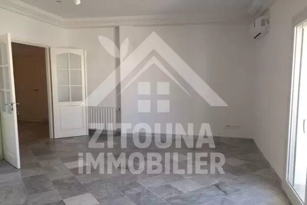 A louer un étage de villa à la Marsa