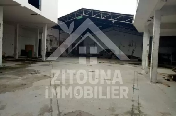 une opportunité d’investissement à vendre fond et mur pour un dépôt de 1620m² , à l'Aouina