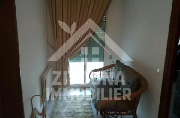 A louer une villa de luxe aux berges du lac