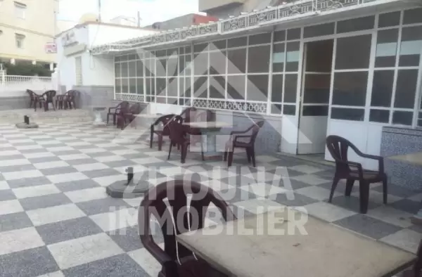 à vendre un salon de thé Fond et mur à Ettahrir