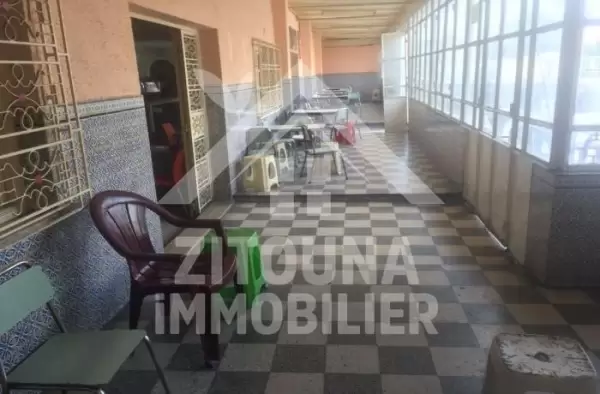 à vendre un salon de thé Fond et mur à Ettahrir