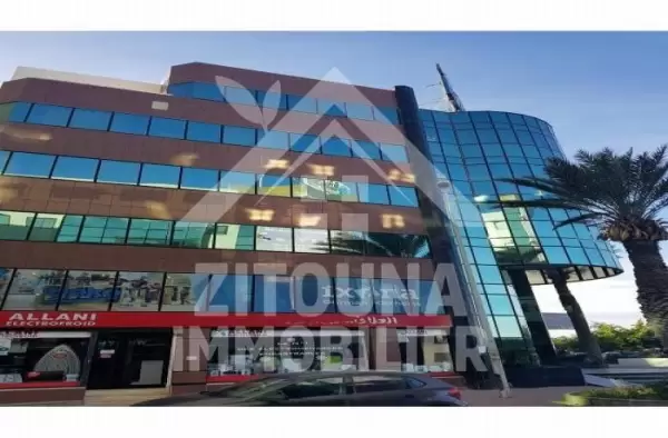 à louer un bureau de très haut standing dans un immeuble bureautique