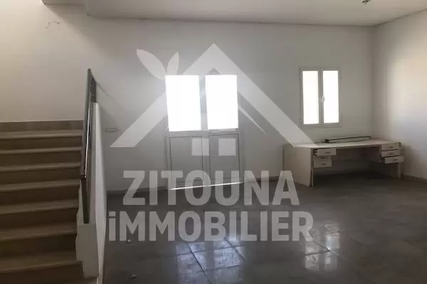 A louer un dépôt de 2500 m2 à la zone industrielle Mghira