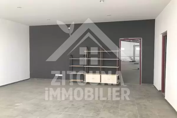 A louer un dépôt de 2500 m2 à la zone industrielle Mghira