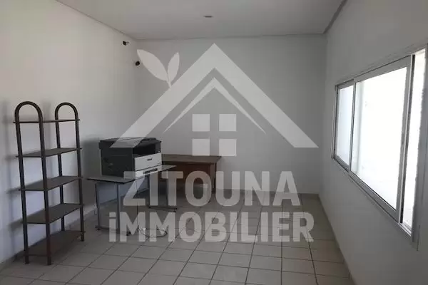 A louer un dépôt de 2500 m2 à la zone industrielle Mghira