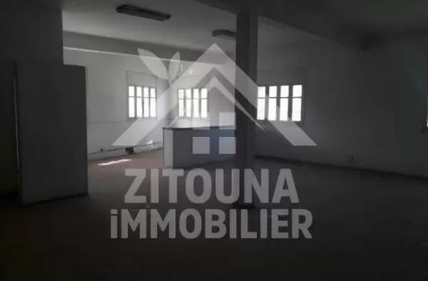 A louer un local à usage bureautique à Charguia