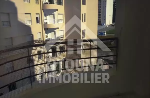 A VENDRE UN BEL APPARTEMENT LUXUEUX