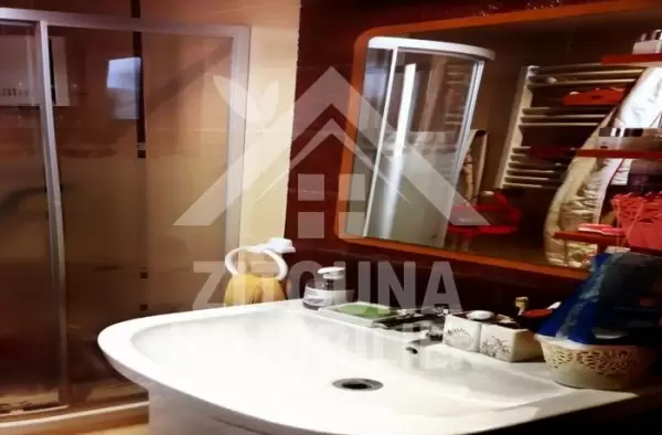 A VENDRE UN BEL APPARTEMENT LUXUEUX