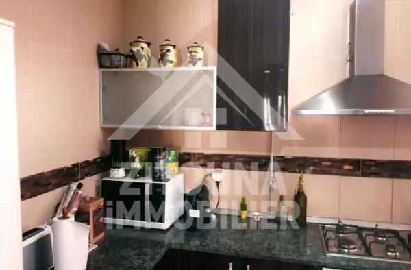 A VENDRE UN BEL APPARTEMENT LUXUEUX