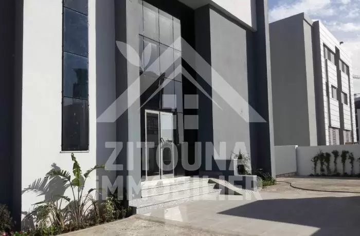 A louer un immeuble pour usage bureautique ou commercial à Khaireddin