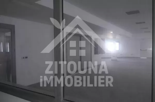 A louer un immeuble pour usage bureautique ou commercial à Khaireddin