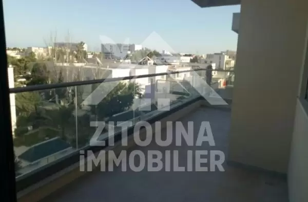 A louer un bel appartement de haut standing dans une résidence bien gardée