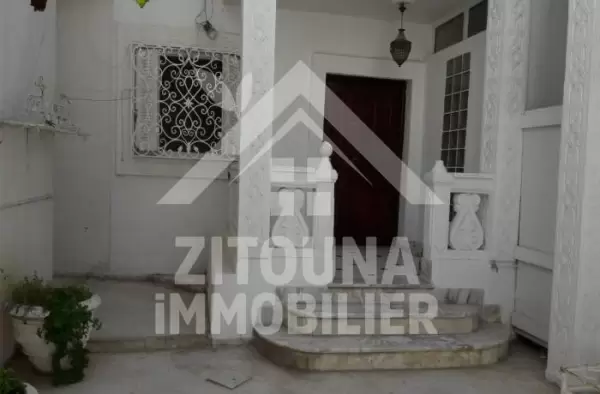 A louer un rez de chaussée de villa à la Marsa