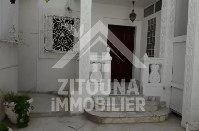 A louer un rez de chaussée de villa à la Marsa