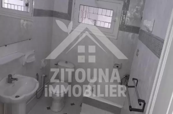 A louer un rez de chaussée de villa à la Marsa