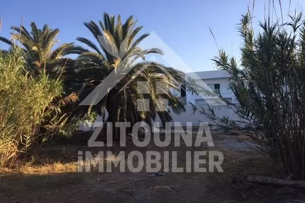 A vendre un terrain à La Soukra