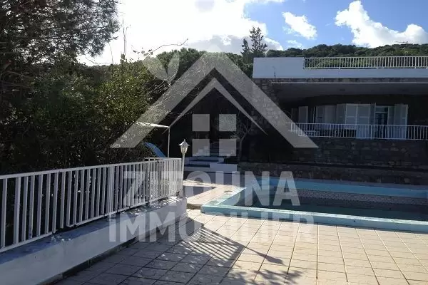 Magnifique villa pied dans l'eau