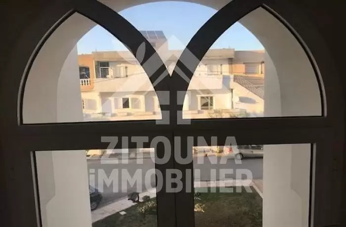 A louer un duplex de très haut standing à Sidi Daoued