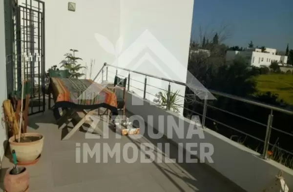 A louer un étage de villa de haut standing à la Marsa