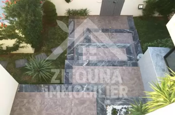 A vendre une belle villa à la Soukra