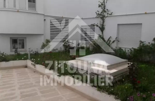 A louer un appartement dans une résidence gardée aux les jardins de carthage