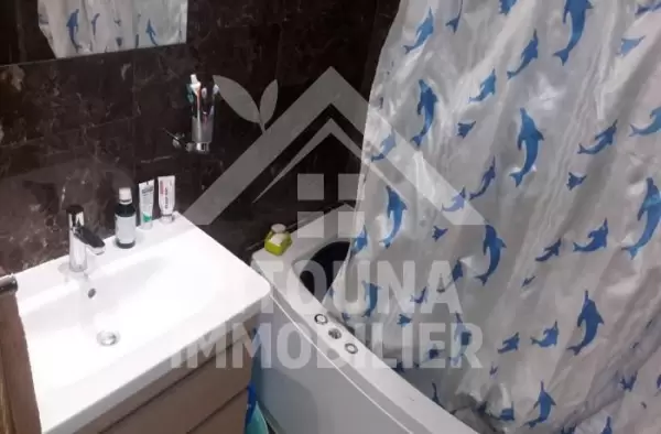 A louer un appartement dans une résidence gardée aux les jardins de carthage