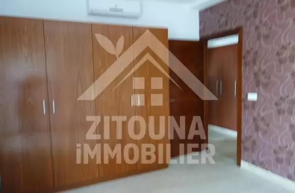 A vendre un appartement de haute standing dans une residence bien gardée à la Marsa