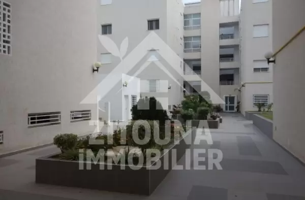 A vendre un appartement de haute standing dans une residence bien gardée à la Marsa