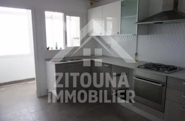 A vendre un appartement de haute standing dans une residence bien gardée à la Marsa