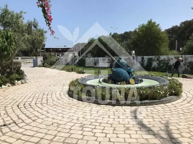A louer un restaurant et salle des fêtes très bien situé à Gammarth