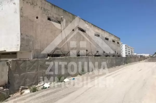 A louer un entrepôt à la Soukra