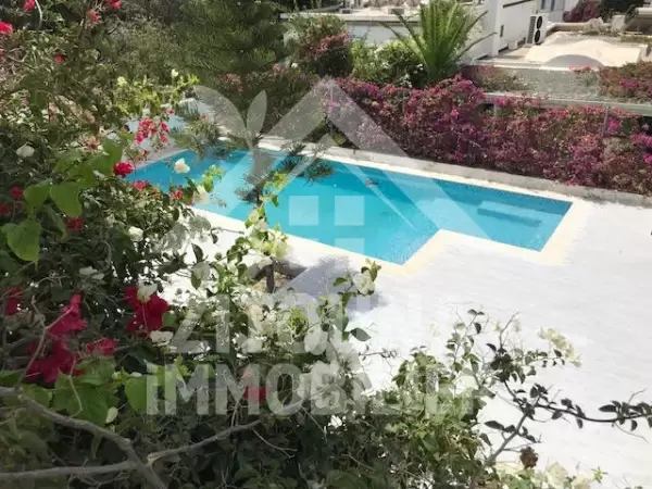 A louer belle villa totalement rénovée à Sidi Bousaid