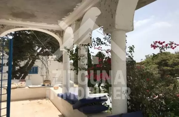A louer belle villa totalement rénovée à Sidi Bousaid