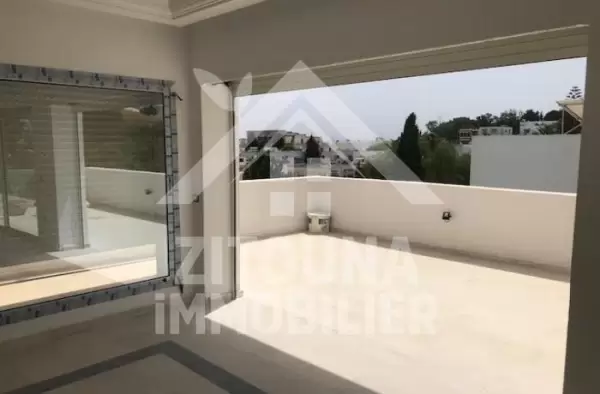 A louer un triplex à sidi bousaid