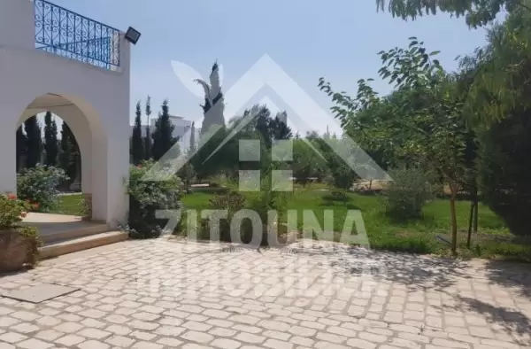 A louer un étage de villa à Gammarth
