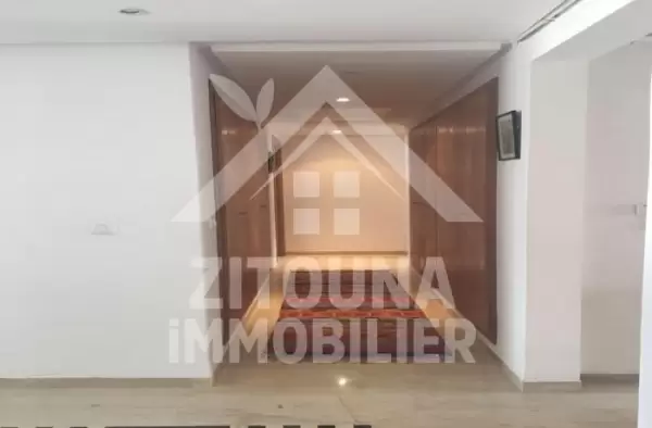 A louer un bel appartement dans une résidence gardée à la Marsa Plage